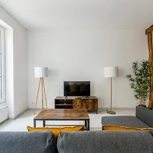  Apartment Luxurious 2 Bedroom Avenue Des Champs-elysees Saint-philippe Du Roule Free Netflix France